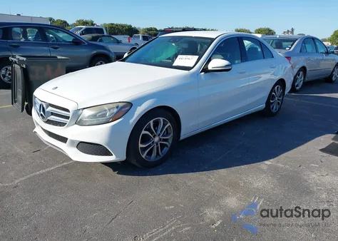 2016 Mercedes-Benz C 300 из США, поврежденный, VIN 55SWF4JB2GU153506